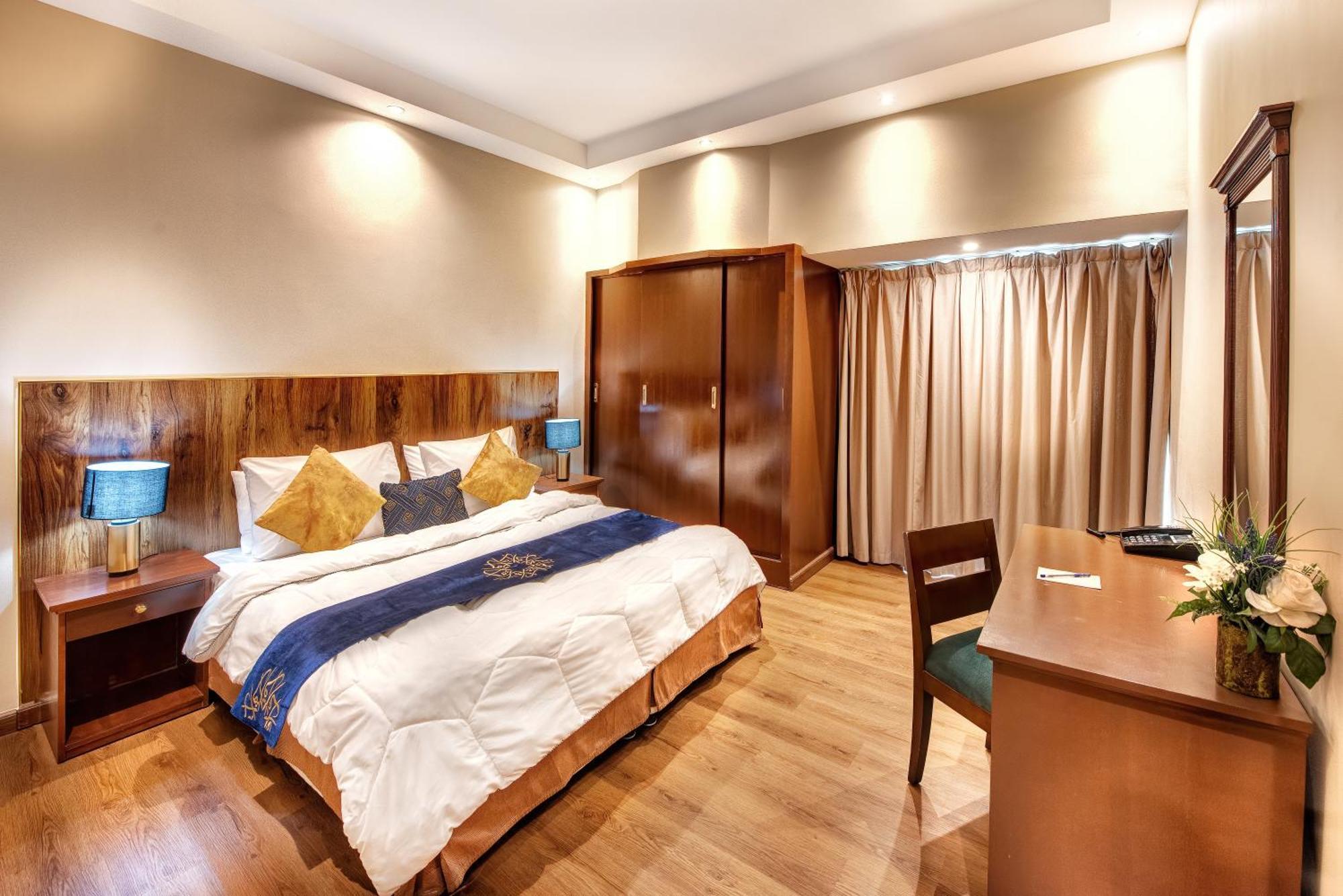 Отель Al Bustan Flats Шарджа Экстерьер фото
