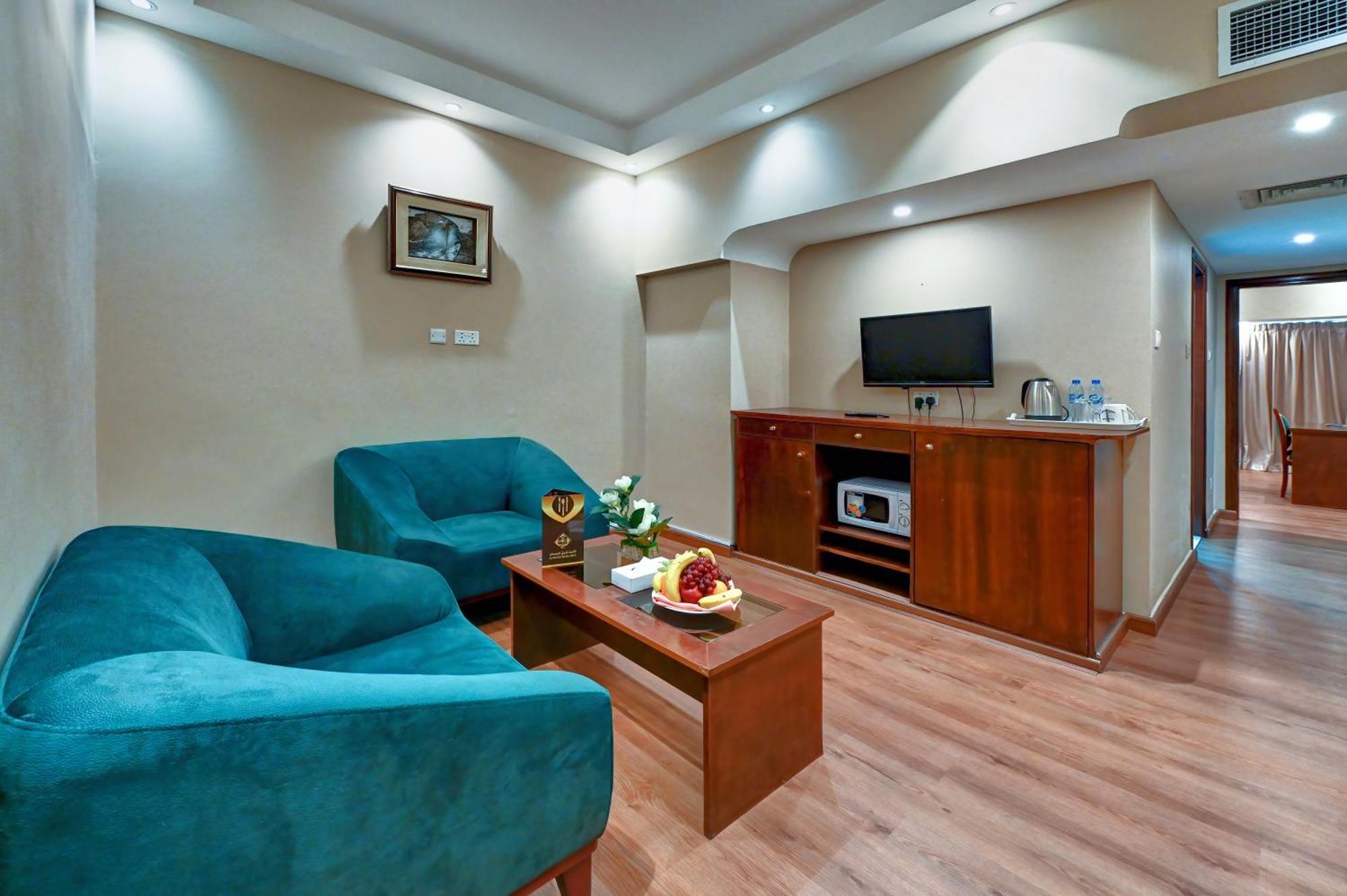 Отель Al Bustan Flats Шарджа Экстерьер фото
