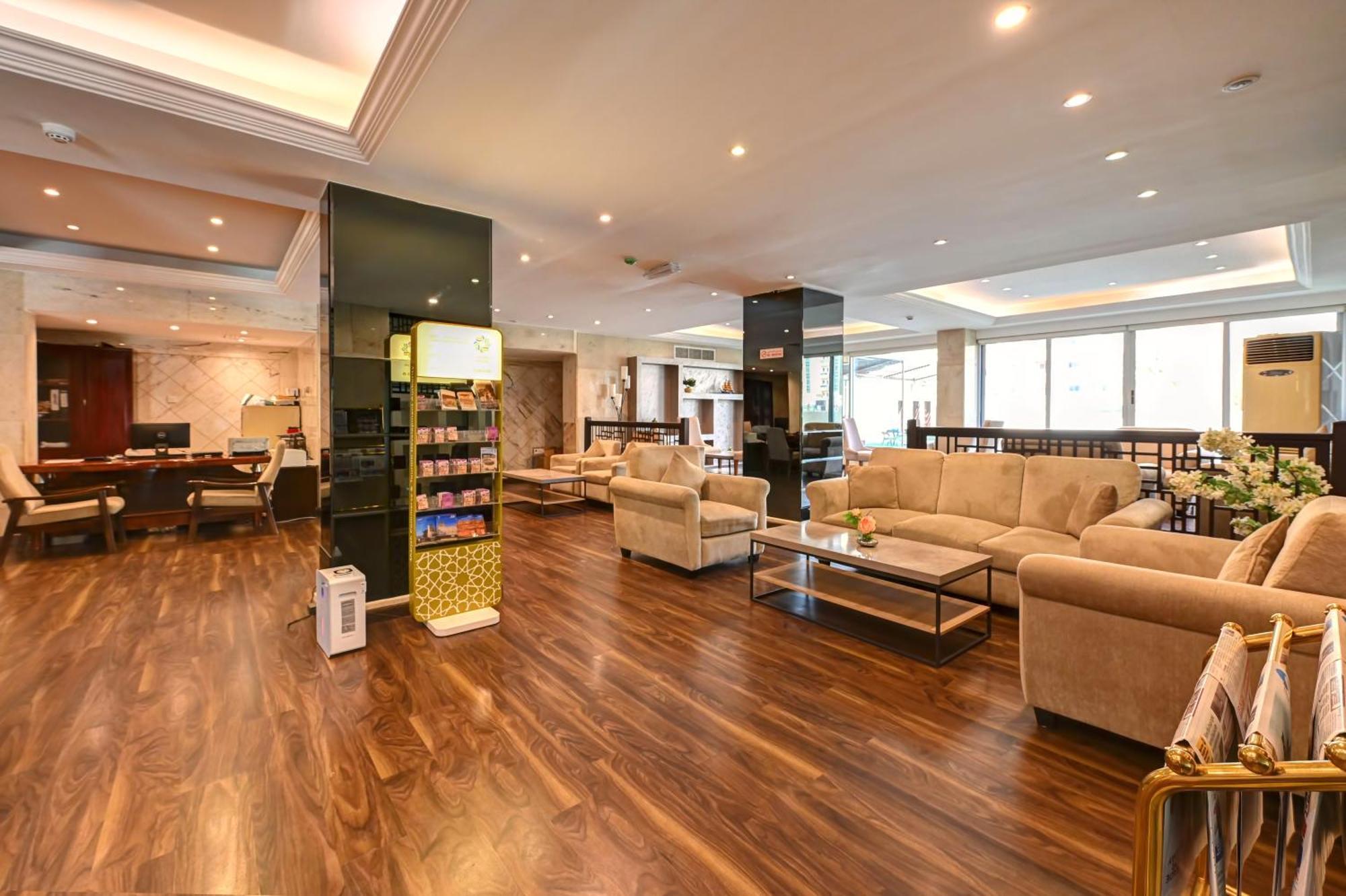 Отель Al Bustan Flats Шарджа Экстерьер фото