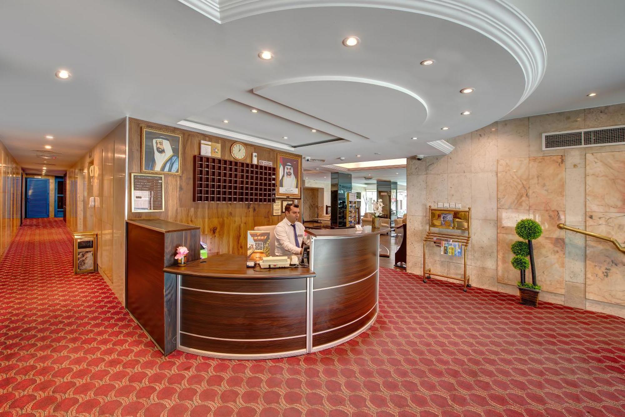 Отель Al Bustan Flats Шарджа Экстерьер фото