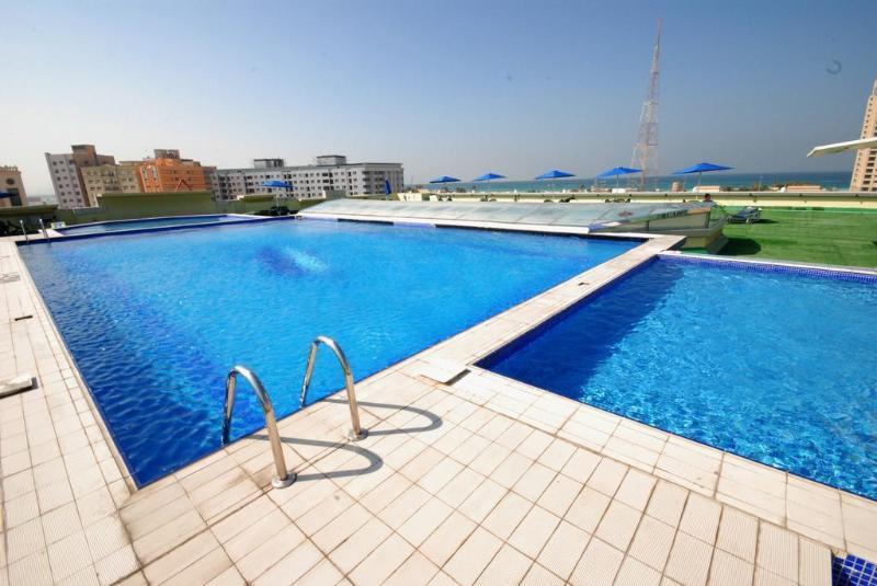 Отель Al Bustan Flats Шарджа Экстерьер фото